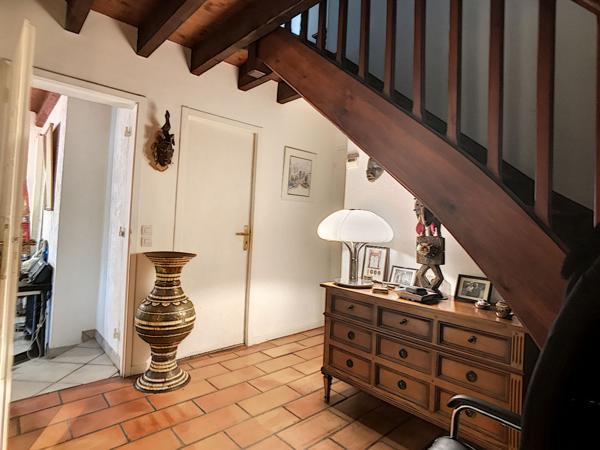 MAISON PLEINE DE CHARME AVEC TERRAIN 890m²