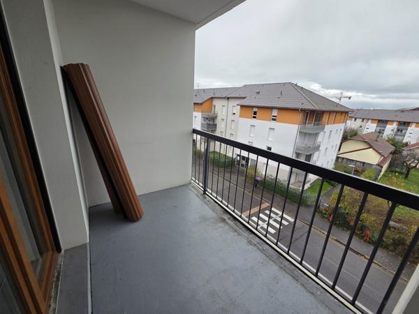 ANNEMASSE - T2 avec balcons proche CEVA