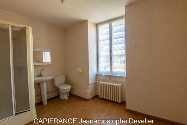 Maison à vendre GORRON (53) maison en pierre 2 chambres sur terrain de 1828 m2