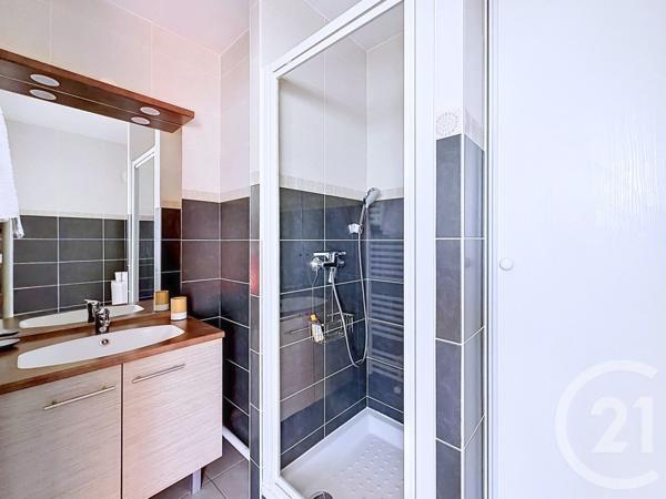 Appartement T3 à vendre  3 pièces - 62,13 m 2   LYON  - 69008