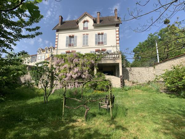 Maison
                                                                                                                                                                                                                                                                                                                        10 pièce(s)                                                                                                                                                                                                          7 chambre(s)                                                                                                                                                                                                          324.12  m²