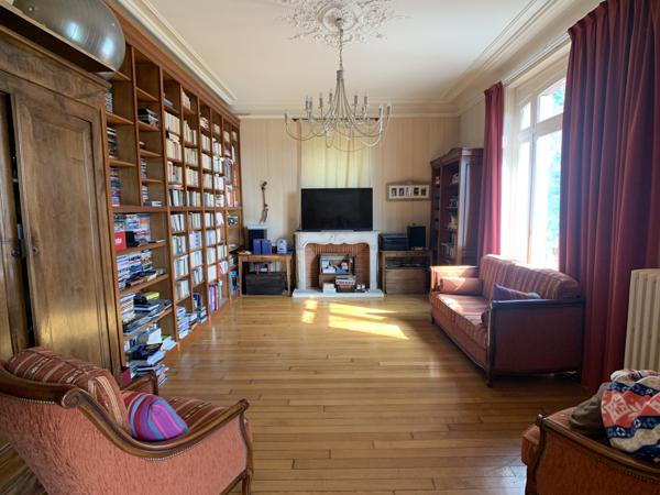Maison
                                                                                                                                                                                                                                                                                                                        10 pièce(s)                                                                                                                                                                                                          7 chambre(s)                                                                                                                                                                                                          324.12  m²