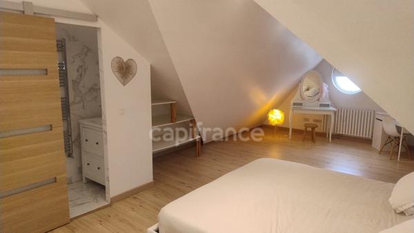 Maison d'exception avec piscine à vendre de 11 pièces GROSLAY (95)