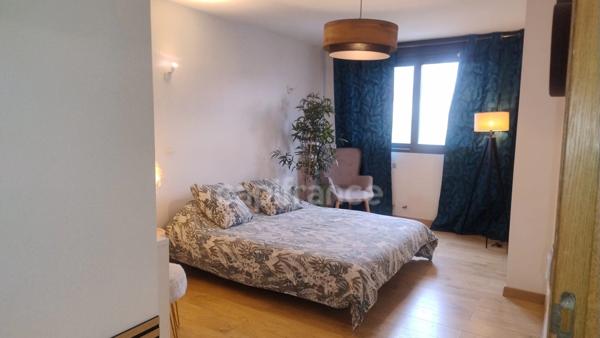 Maison d'exception avec piscine à vendre de 11 pièces GROSLAY (95)