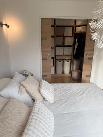 Maison d'exception avec piscine à vendre de 11 pièces GROSLAY (95)