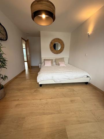 Maison d'exception avec piscine à vendre de 11 pièces GROSLAY (95)