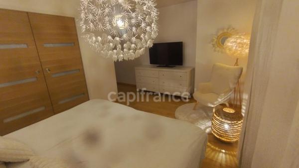 Maison d'exception avec piscine à vendre de 11 pièces GROSLAY (95)