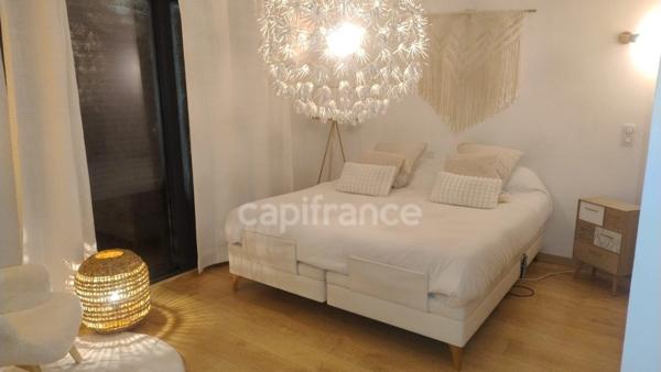 Maison d'exception avec piscine à vendre de 11 pièces GROSLAY (95)