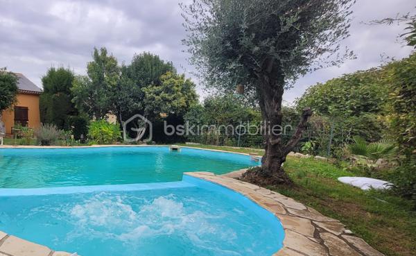 Maison traditionnelle de 262 m²