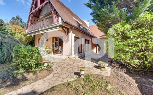 Maison à vendre    7 pièces •  Bougival