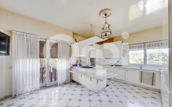 Maison à vendre    7 pièces •  Bougival