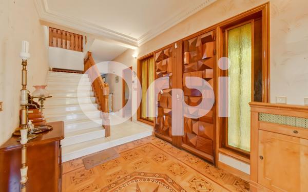 Maison à vendre    7 pièces •  Bougival