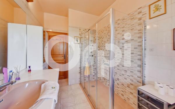 Maison à vendre    7 pièces •  Bougival