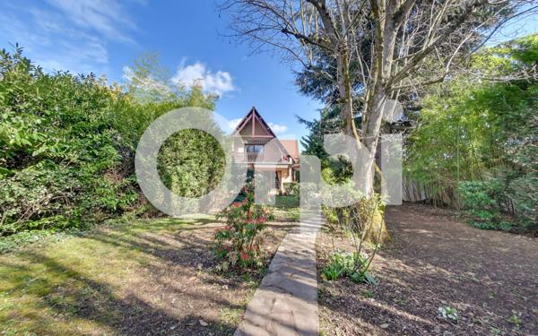 Maison à vendre    7 pièces •  Bougival