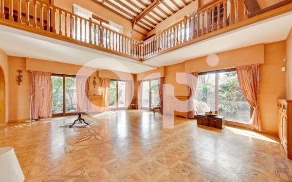 Maison à vendre    7 pièces •  Bougival