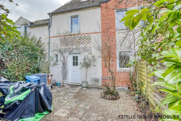 Versailles (78000) VERSAILLES CHANTIERS limite PORCHEFONTAINE Maison 168 m2 avec sous-sol aménagé, 1 emplacement de parking