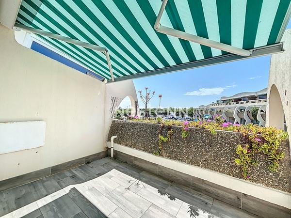 PORT CAMARGUE secteur Plage Sud joli Studio avec terrasse dans belle residence