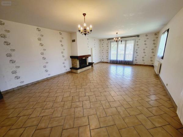 Maison individuelle à vendre à Ussel en Corrèze (19200), ref : UM 1225