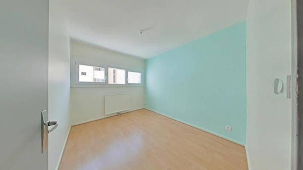Appartement 5 pièces                                        - 42700 Firminy Réf : 13063