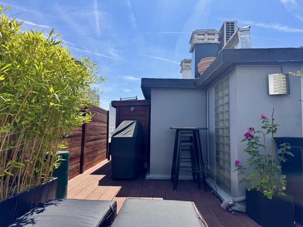 Appartement
         6 pièces
        - 155 m² Bien prestige 1 655 000 € *