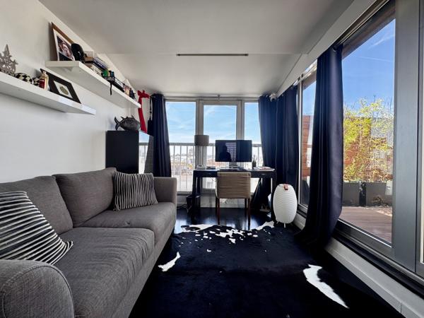 Appartement
         6 pièces
        - 155 m² Bien prestige 1 655 000 € *
