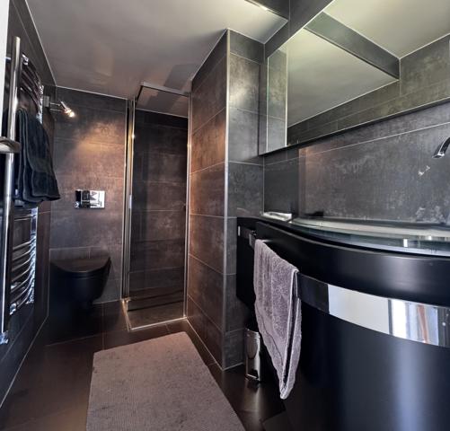 Appartement
         6 pièces
        - 155 m² Bien prestige 1 655 000 € *