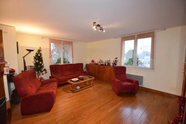 Maison à vendre 8 pièces SAINT VALLIER (71)