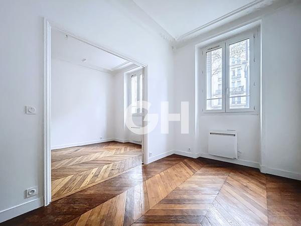 Charme de l'haussmannien rénové, 3 pièces ? boulevard Voltaire, proche Nation