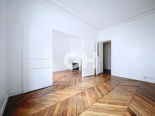 Charme de l'haussmannien rénové, 3 pièces ? boulevard Voltaire, proche Nation