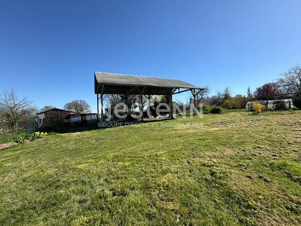 CHARMANTE LONGERE RENOVEE AVEC 4 CHAMBRES ET DEPENDANCES