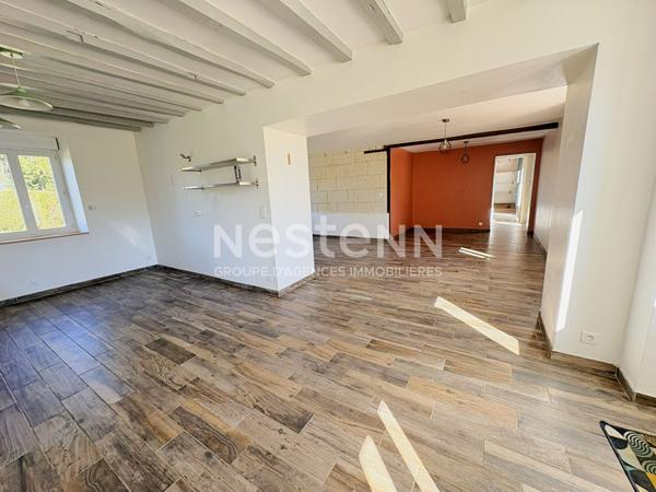 CHARMANTE LONGERE RENOVEE AVEC 4 CHAMBRES ET DEPENDANCES