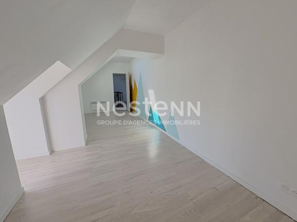 CHARMANTE LONGERE RENOVEE AVEC 4 CHAMBRES ET DEPENDANCES