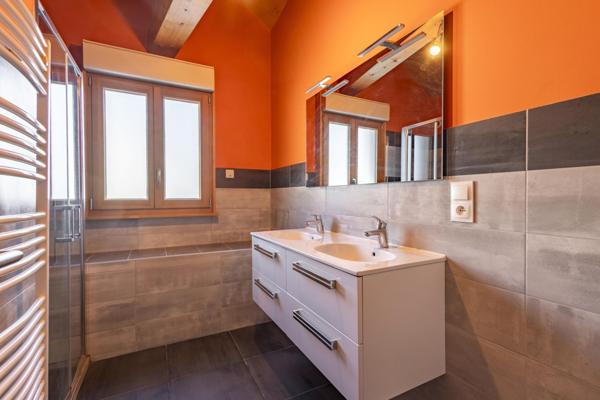 Appartement rénové, 110m², 3 Ch, cave, Ornans