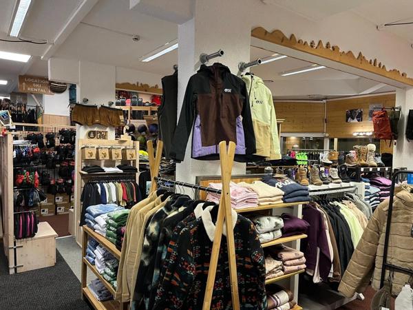 Très rare Magasin Location Skis au pied de pistes