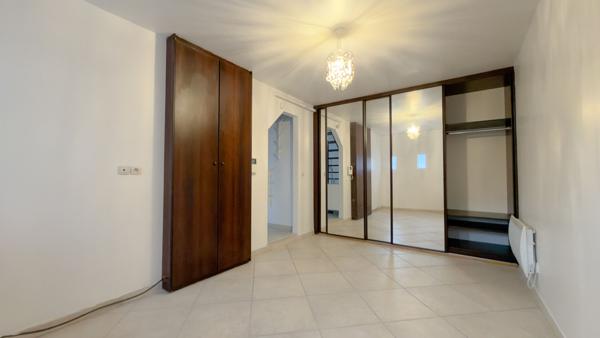 Maison Boussy Saint Antoine 7 pièce(s)