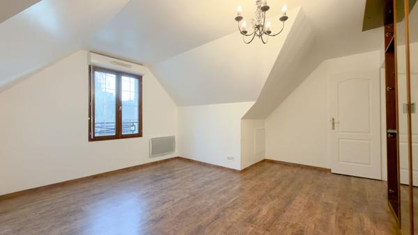 Maison Boussy Saint Antoine 7 pièce(s)