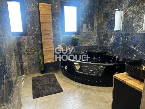 MAISON À VENDRE DE 5 PIÈCES DE 188,00 M²