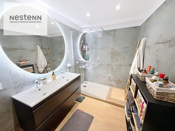 À vendre : Appartement lumineux 4 pièces à Toulon - St Roch -Garage.