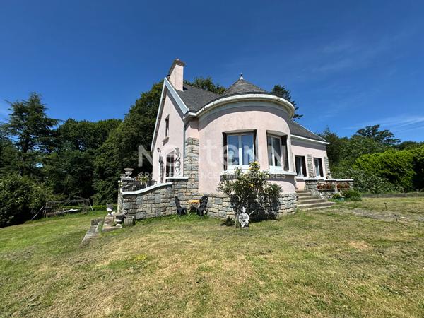 Maison de caractère à vendre à  Locminé - 3 chambres -  Parc de 8200 m²