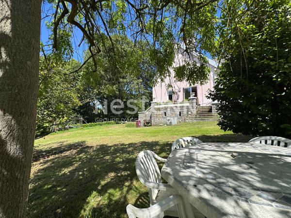 Maison de caractère à vendre à  Locminé - 3 chambres -  Parc de 8200 m²