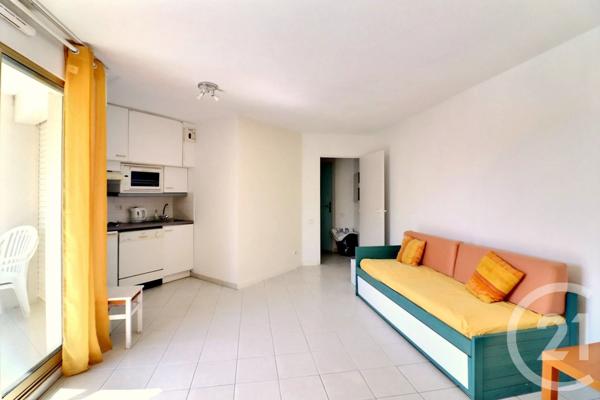 Appartement Studio à vendre  1 pièce - 27,67 m 2   FREJUS  - 83
