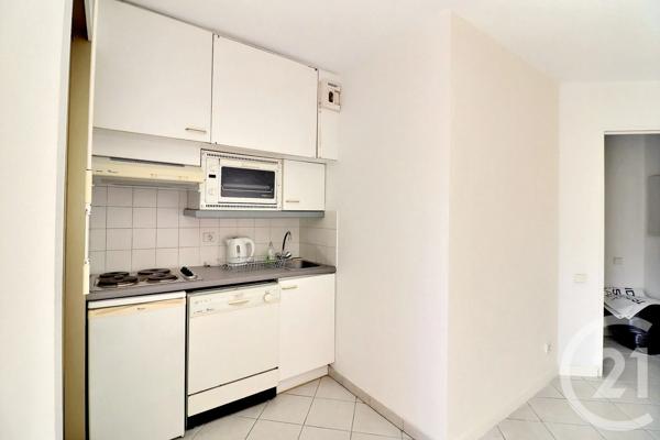 Appartement Studio à vendre  1 pièce - 27,67 m 2   FREJUS  - 83