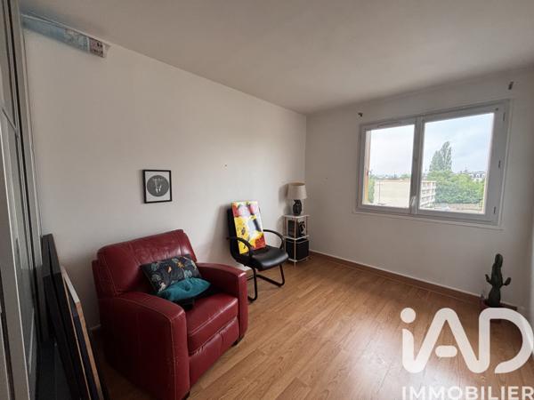 Appartement à vendre 3 pièces 64 m² Saint-Fargeau-Ponthierry