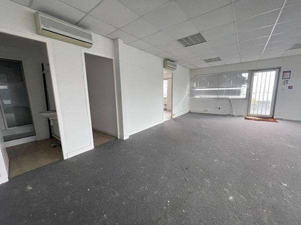 BAiment  à vendre à BASSENS(33)