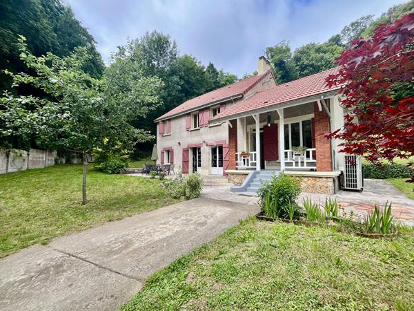 Maison Vaureal 10 pièce(s) 156.16 m2 €580 000 ** - Référence 2311