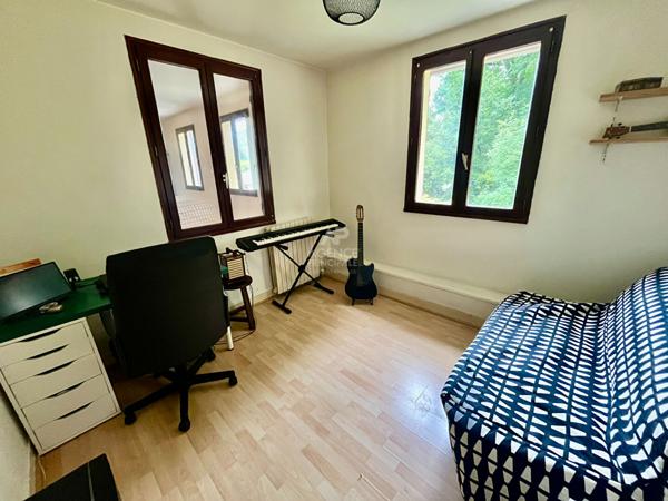 Maison Vaureal 10 pièce(s) 156.16 m2 €580 000 ** - Référence 2311