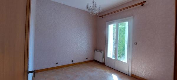 Villa  6 pièce(s)  4 chambre(s)  145 m²