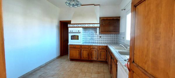 Villa  6 pièce(s)  4 chambre(s)  145 m²