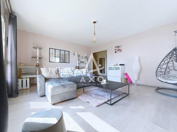 UN APPARTEMENT LUMINEUX, FONCTIONNEL ET SOIGNEUSEMENT AGENCÉ AVEC GARAGE