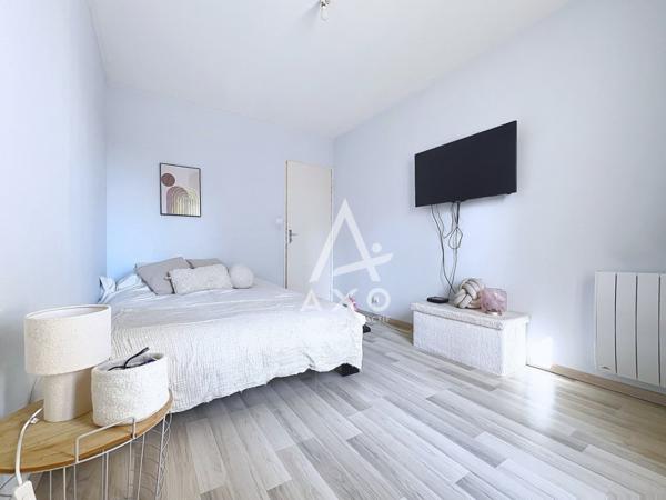 UN APPARTEMENT LUMINEUX, FONCTIONNEL ET SOIGNEUSEMENT AGENCÉ AVEC GARAGE